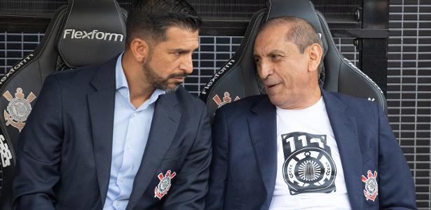 Emiliano aborda Talles, evita dancinha e comenta sobre Memphis no futebol.