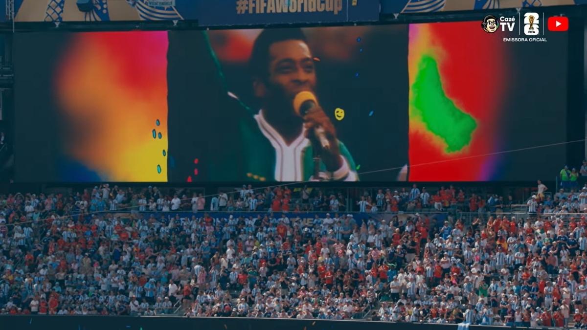 Fifa homenageia Pelé em show do intervalo na final da Copa: "Love, love!"