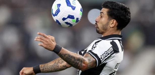 Botafogo encaminha venda de Santiago Rodríguez ao Columbus Crew