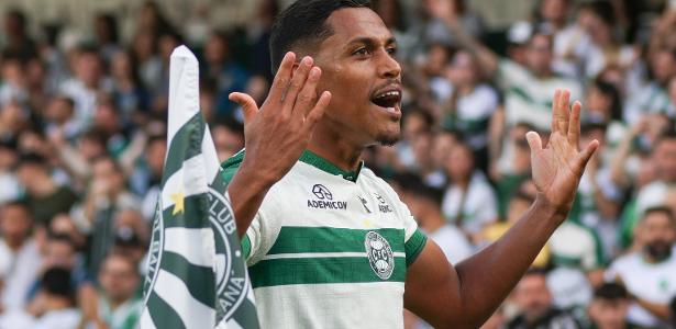 Entenda: Coritiba volta a vencer após 2 meses, respira e acende alerta no Vitória