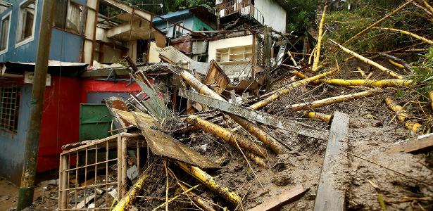 O furacão Nate causou estragos na Costa Rica e está a caminho da Costa dos EUA - Juan Carlos Ulate/Reuters