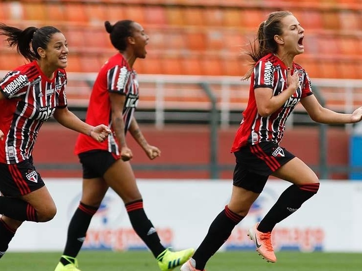 São Paulo vira sobre o Santos e avança à final do Paulista Feminino nos  pênaltis