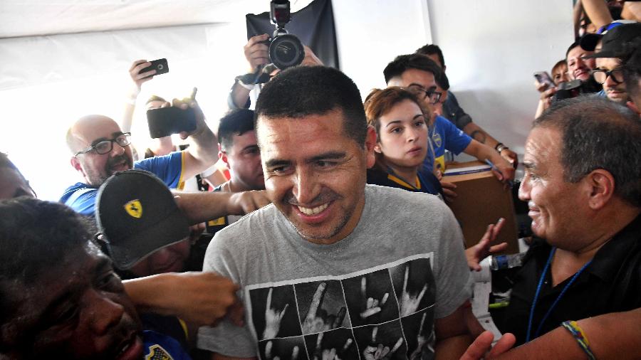 O ex-jogador Riquelme, durante votação de novos dirigentes do Boca Juniors - Alfredo Luna/TELAM/AFP