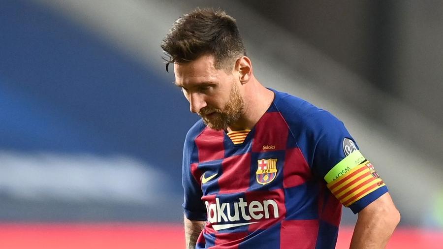 Lionel Messi lamenta um dos gols sofridos pelo Barcelona contra o Bayern, em jogo da Liga dos Campeões - Michael Regan - UEFA