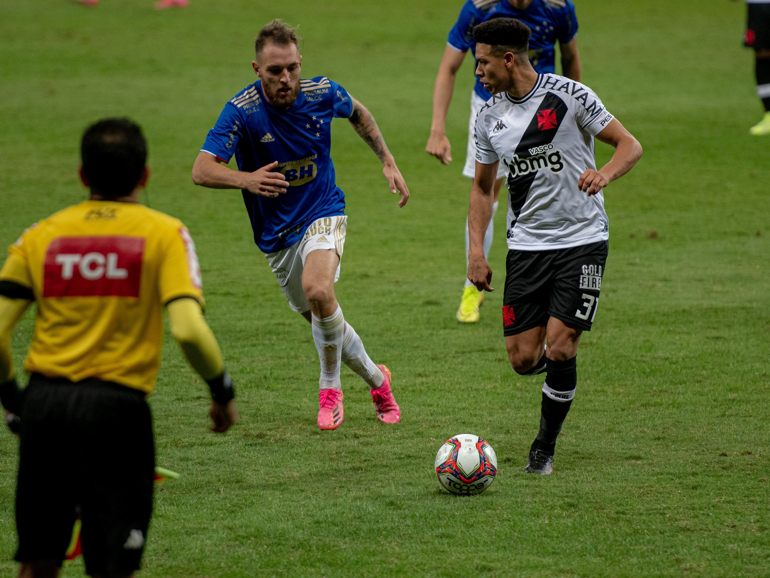 Vasco x Cruzeiro: veja onde assistir, escalações, desfalques e arbitragem, brasileirão série b