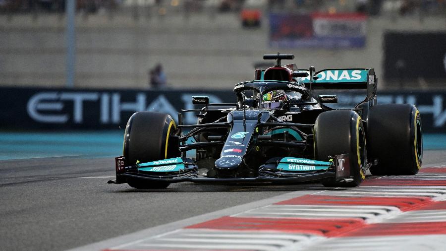 Lewis Hamilton vai largar em segundo no GP de Abu Dhabi da Fórmula 1 - ANDREJ ISAKOVIC / AFP