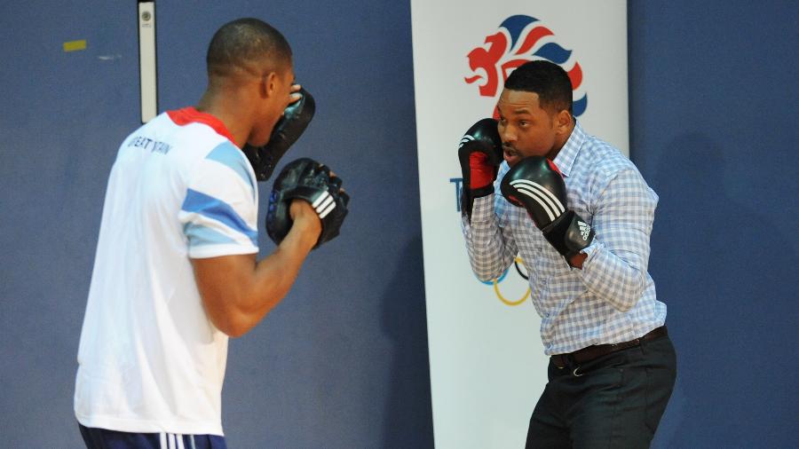 Will Smith visitou Anthony Joshua enquanto o time britânico de boxe se preparava para as Olimpíadas de Londres, em 2012 - Dave J Hogan/Getty Images