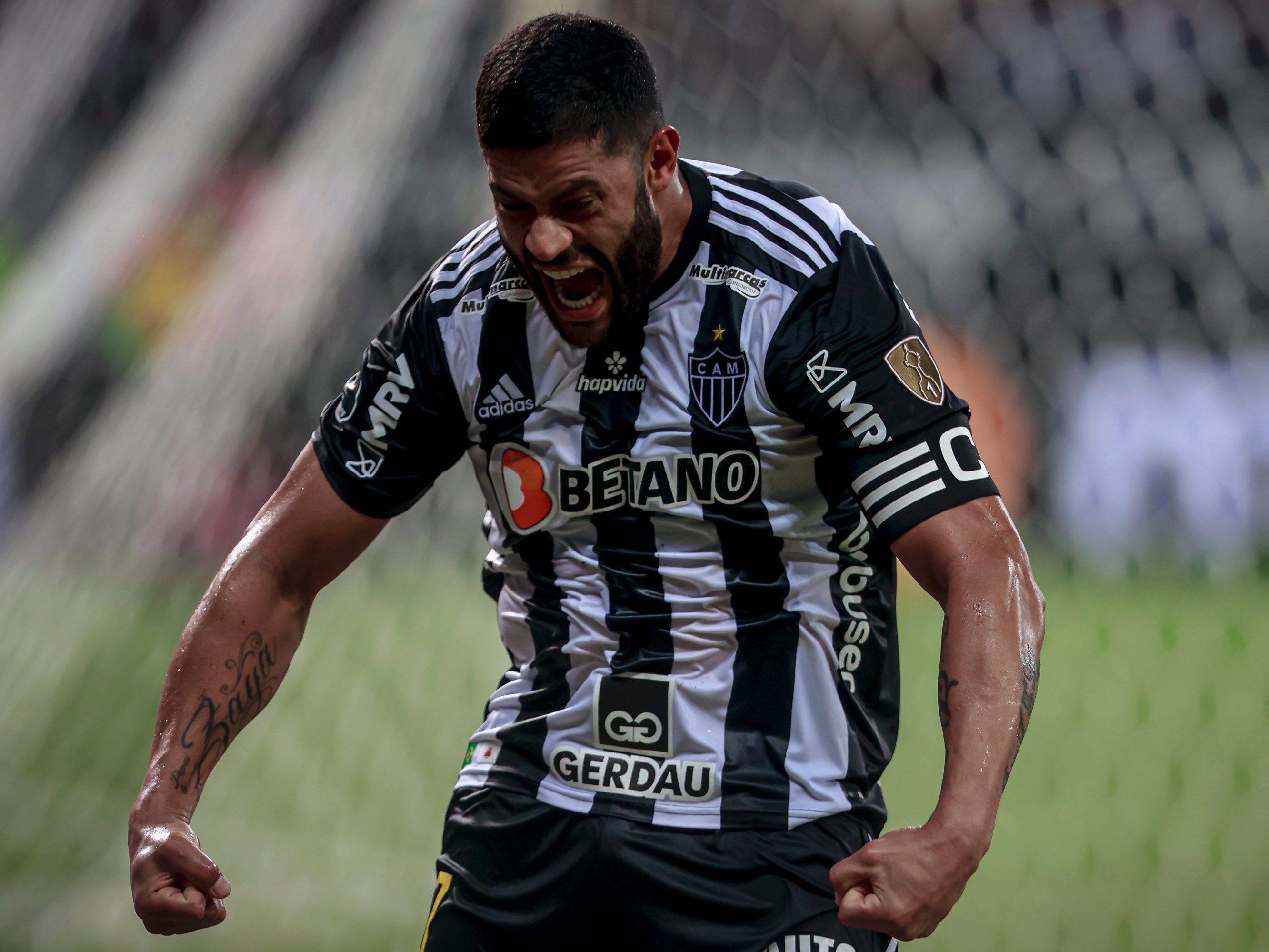 Flamengo vence Emelec com drama nos pênaltis e avança na Libertadores