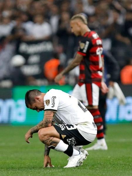 Fagner ao final do jogo entre Corinthians e Flamengo, pelas quartas de final da Libertadores, na Neo Química Arena - Ricardo Moreira/Getty Images