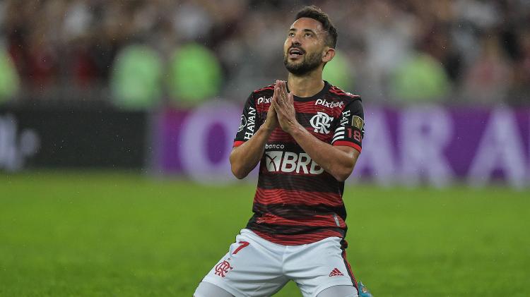 Éverton Ribeiro regrets missed chance during Flamengo x Corinthians, Libertadores game - Thiago Ribeiro/AGIF - Thiago Ribeiro/AGIF