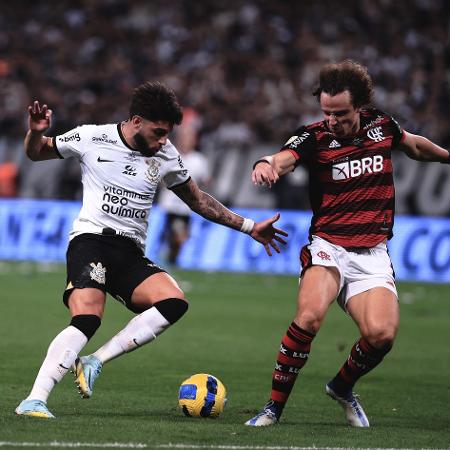 Yuri Alberto dribla David Luiz em Corinthians x Flamengo, partida de ida da final da Copa do Brasil - Ettore Chiereguini/AGIF