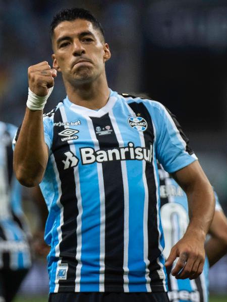 Luis Suárez celebra gol do Grêmio sobre o São Luiz - RAUL PEREIRA/FOTOARENA/FOTOARENA/ESTADÃO CONTEÚDO