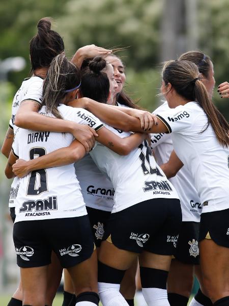 Brasileirão Feminino: como assistir Palmeiras x Corinthians online  gratuitamente - TV História