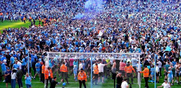 Jogo do Manchester City, tricampeão inglês, termina em celebraçãoJogada 10