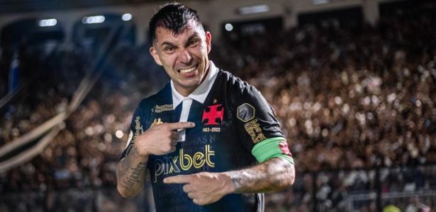 Ex-jogador do Flamengo expressa desejo de confrontar Medel, do Vasco.