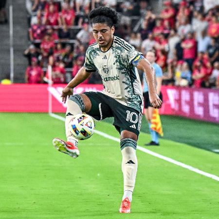 Meia, hoje no Portland Timbers, pretende retornar ao futebol brasileiro 