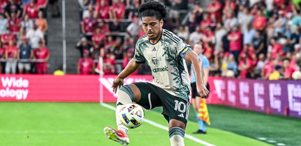 Interesse de Palmeiras e Flamengo por ex-Vasco não avançou, revela jogador.