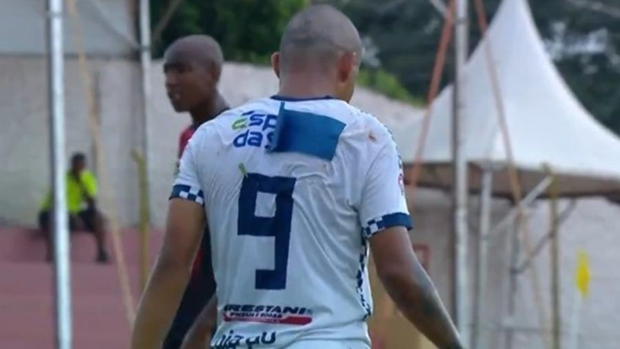 São José-RS usou fita para esconder patrocínio de bet durante jogo da Copinha