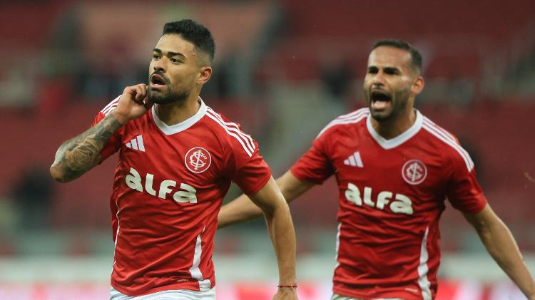 Bruno Tabata comemora gol do Inter sobre o Vitória em jogo do Brasileirão Bruno Tabata comemora gol do Inter sobre o Vitória em jogo do Brasileirão