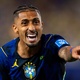 Arnaldo Ribeiro: Les&atilde;o de Raphinha ajudou o Ancelotti a achar o time