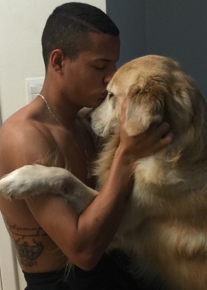 Apaixonado por animais, Arana já quase foi atropelado para salvar cachorro