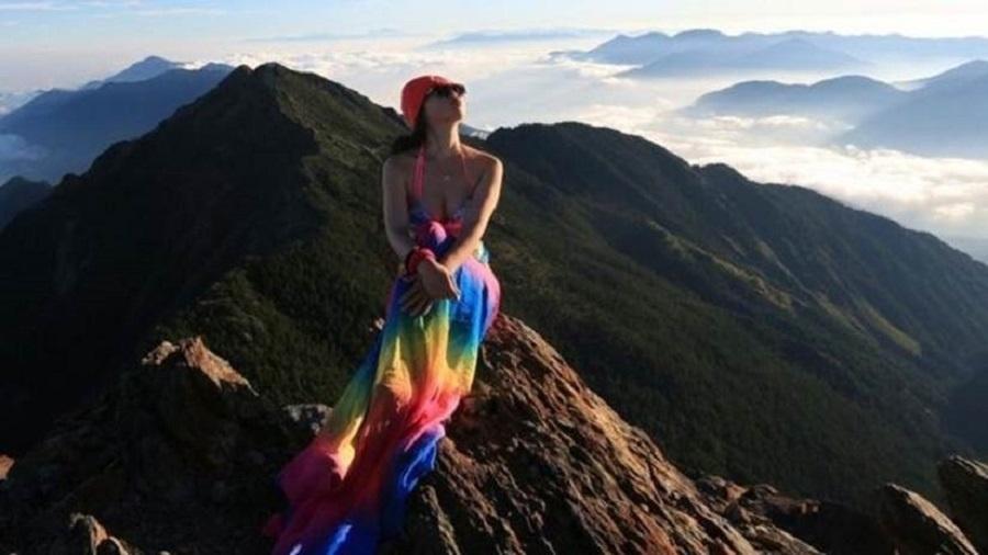 "Alpinista de biquíni" morre de frio em Taiwan após queda em montanha - Reprodução/Facebook