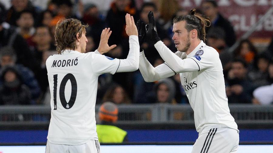 Modric cumprimenta Bale após gol do galês pela Liga dos Campeões - Silvia Lore/NurPhoto/Getty Images