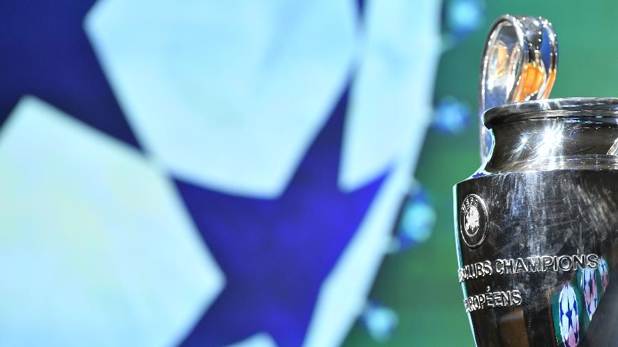 Troféu da Liga dos Campeões da Europa durante sorteio da fase preliminar da edição 2020-21 - Harold Cunningham/UEFA