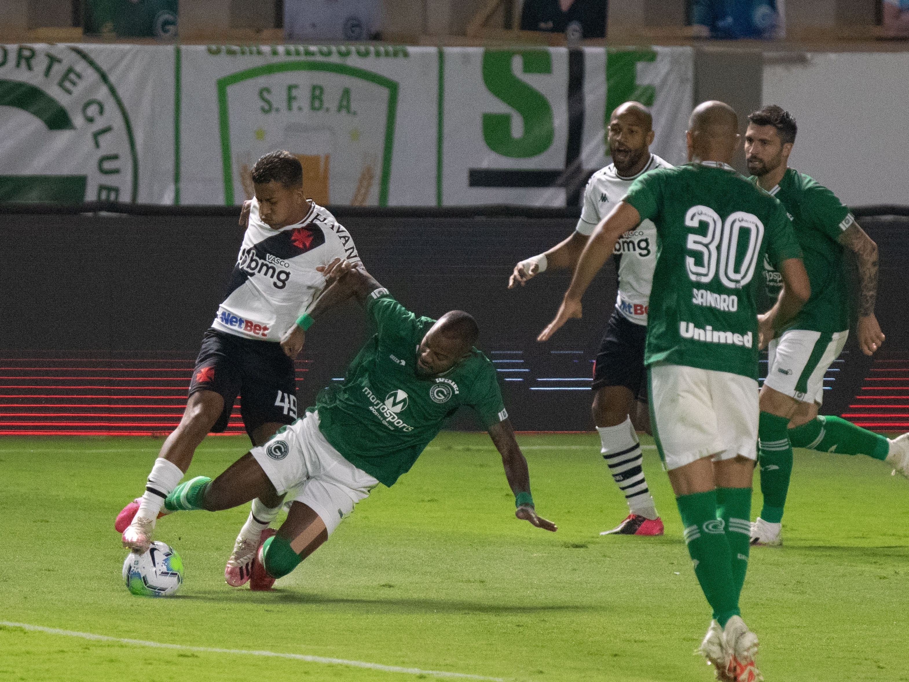 Onde assistir a Goiás x Vasco e escalações para o jogo