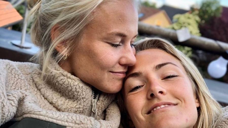 Pernille Harder e Magda Eriksson vão jogar juntas pelo time feminino do Chelsea - Reprodução/Instagram/Pernille Harder