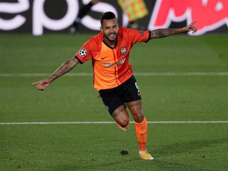 Corinthians Tem Preferencia Por Dentinho Mas Promete Avaliar Salario