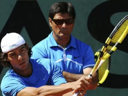 Rafael Nadal sente falta de jogar tênis, mas prefere esperar a