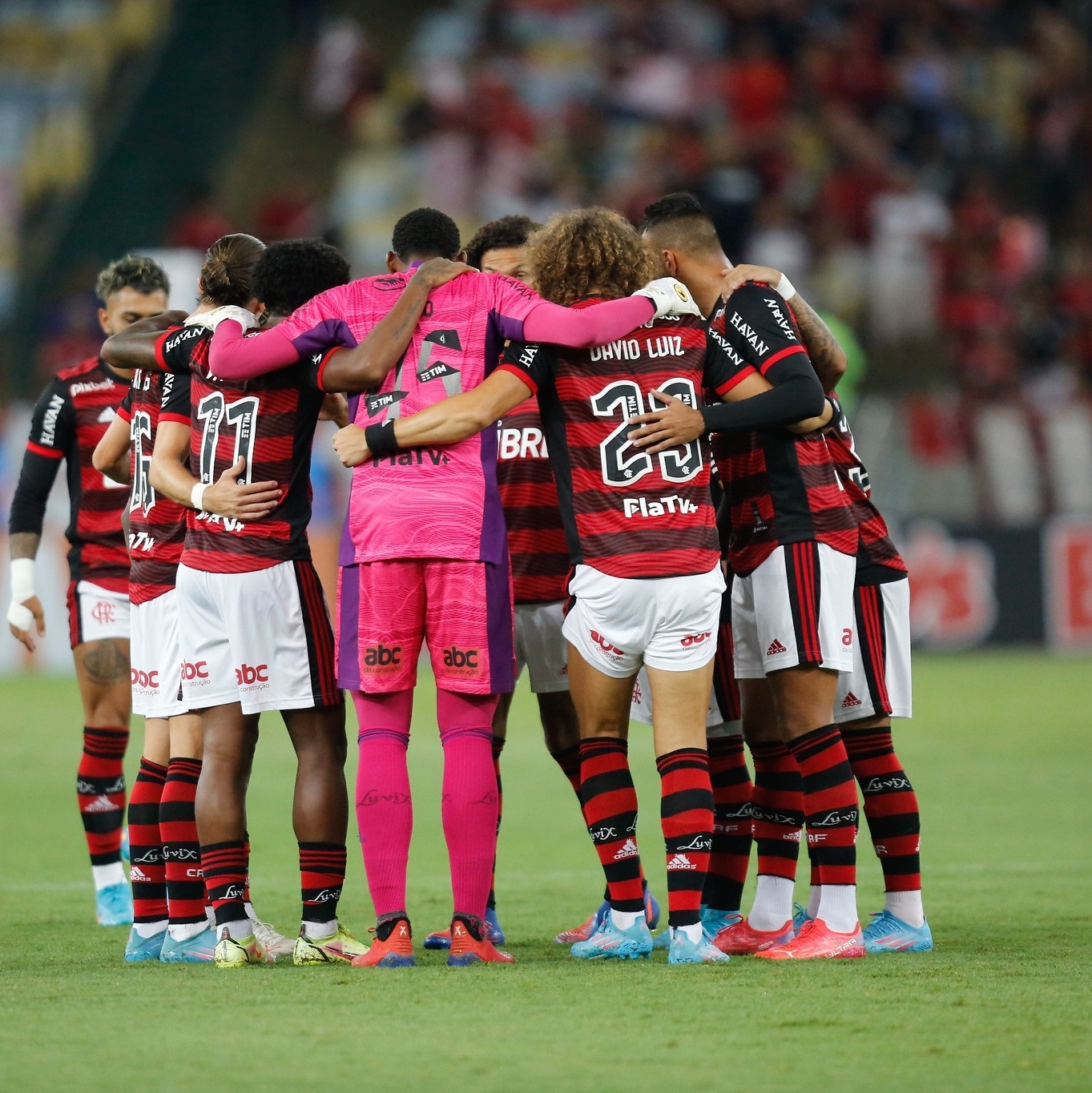 Flamengo fecha acordo para transmitir na Internet jogo com portões