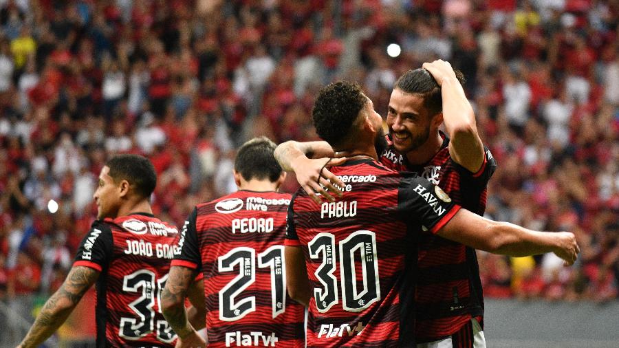 Reservas dão conta do recado, e Flamengo vence o Coritiba no Mané Garrincha