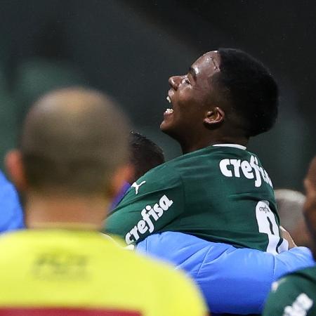 Endrick comemora gol pelo Palmeiras contra o Athletico no Brasileirão sub-20 - Fabio Menotti