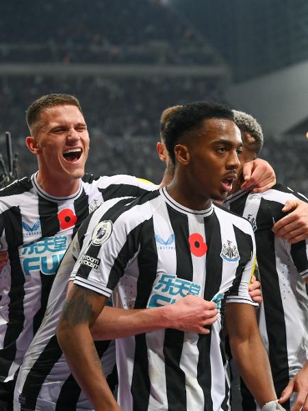 Jogadores do Newcastle comemoram gol marcado em vitória sobre o Chelsea - Stu Forster/Getty Images