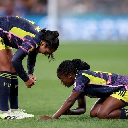 Linda Caicedo, da Colômbia, sente dores no peito durante jogo da Copa feminina