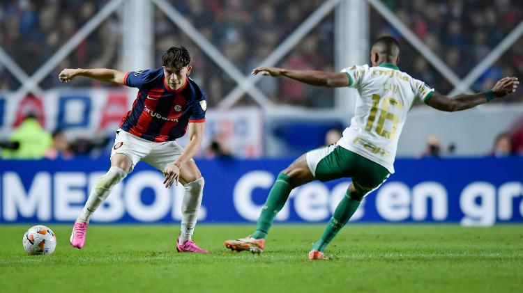 Agustin Giay enfrentou o Palmeiras no dois jogos entre as equipes na fase de grupos da Copa Libertadores