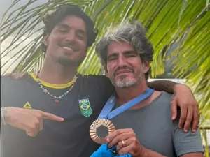 Olimpíadas: Charles Saldanha celebra 'dias como pai e filho' com Medina