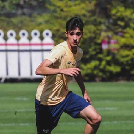 Rodriguinho durante treino do São Paulo no CT da Barra Funda