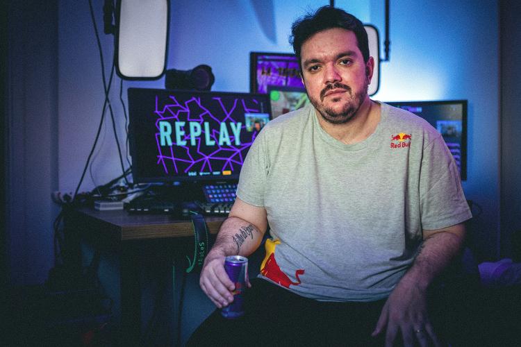 Gaulês, com 4,3 milhões de seguidores, é um dos streamers mais assistidos no mundo -- e atrai grandes marcas Gaulês, com 4,3 milhões de seguidores, é um dos streamers mais assistidos no mundo -- e atrai grandes marcas