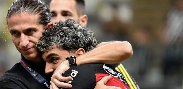 Eficiência ofensiva preocupa Filipe Luís no Flamengo: sobra chute, falta gol.