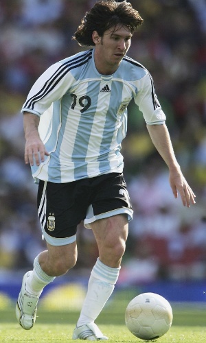 Messi em ação pela Argentina durante amistoso de 2006