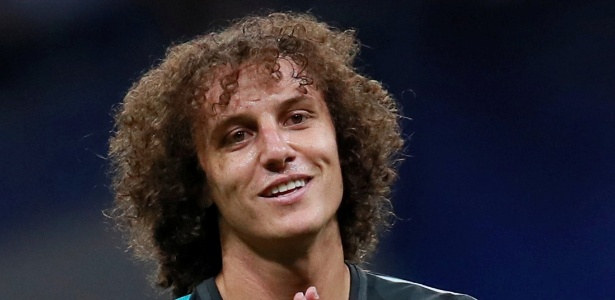 David Luiz viu clássico contra o United das arquibancadas - Jason Cairnduff/Reuters
