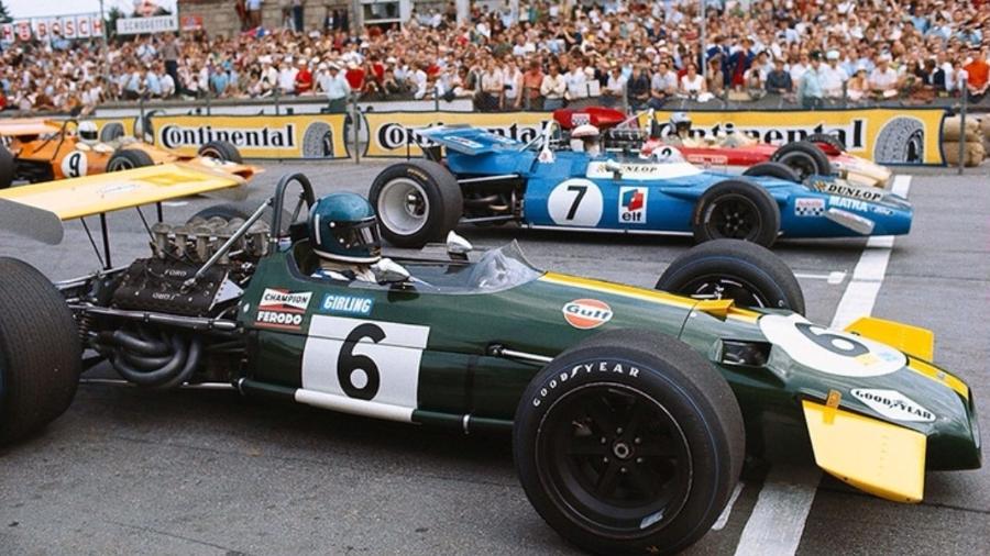 Carros da F1 alinham no grid na temporada 1969 - Arquivo