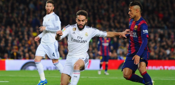 Carvajal (esquerda) e Neymar (direita) em clássico Real Madrid x Barcelona, em 2015 - Alex Caparros/Getty Images