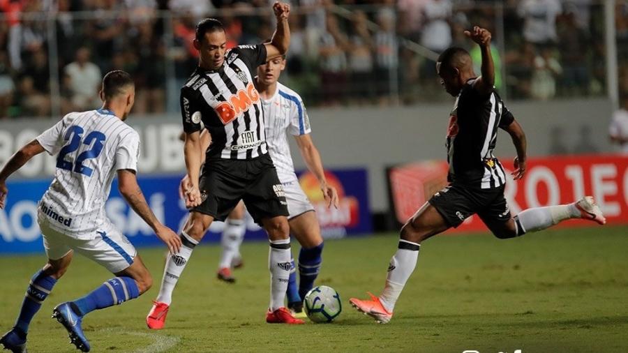 Ricardo Oliveira, do Atlético-MG, em partida contra o Avaí pela primeira rodada do Campeonato Brasileiro - Divulgalção/Atlético-MG