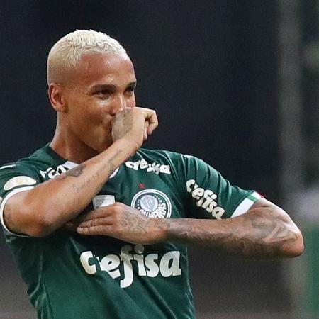 Deyverson comemora gol do Palmeiras em jogo contra Avaí pelo Brasileirão 2019 - REUTERS/Amanda Perobelli