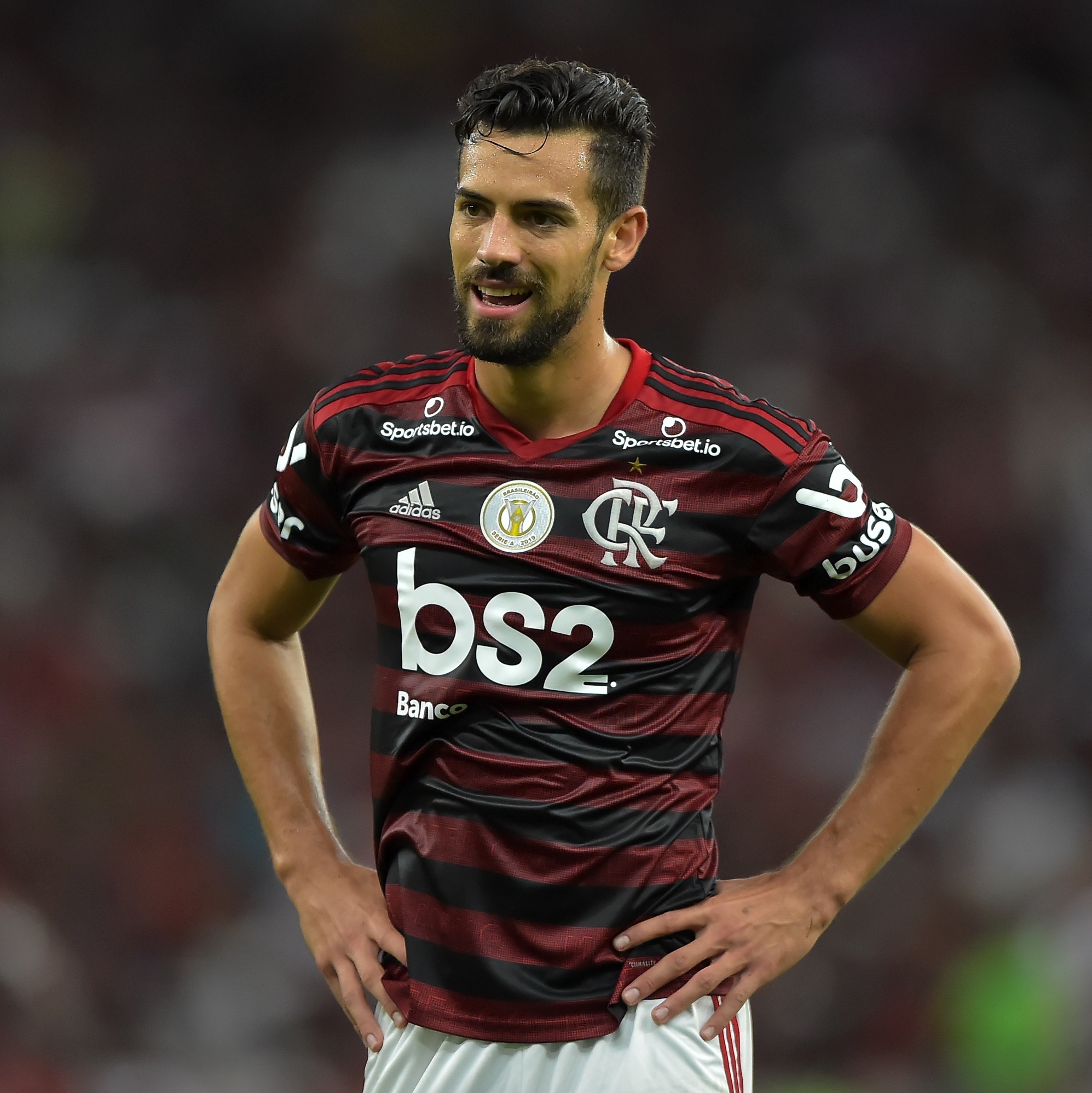 Desejo do Arsenal em manter Marí, conversas entre Flamengo e Globo