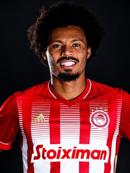 Bruno Felipe, jogador do Olympiacos, foi flagrado em festa na Grécia - Reporter Images/MB Media/Getty Images